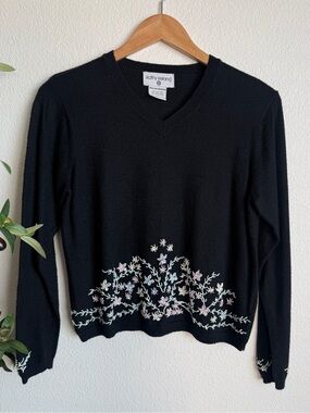 Vintage Kathy Ireland Black Grannycore Beaded Floral Sweater Women’s Size Medium